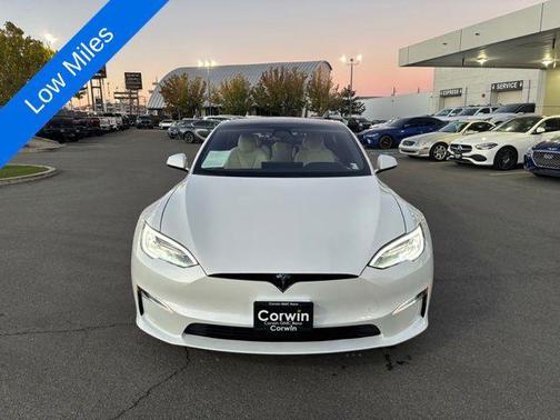 2022 Tesla Model S Base