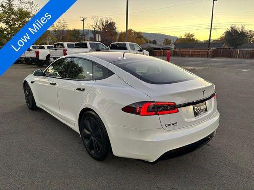 2022 Tesla Model S Base