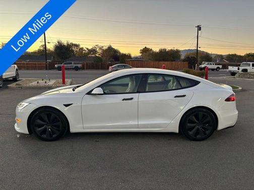 2022 Tesla Model S Base