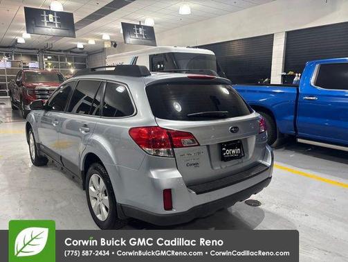 Ice Silver Metallic 2014 Subaru Outback 2.5i
