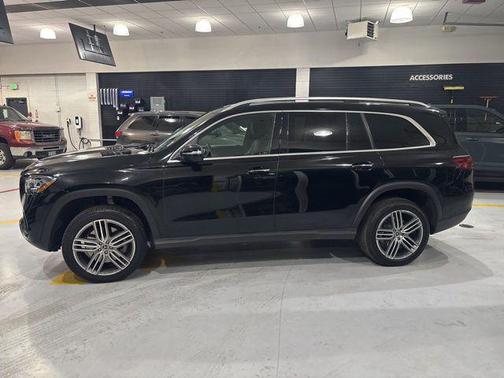 2025 Mercedes-Benz GLS 450 4MATIC