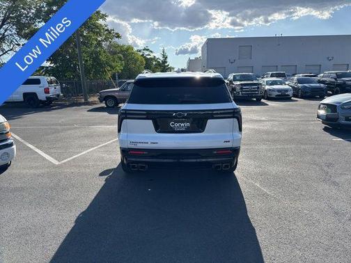 2024 Chevrolet Traverse RS