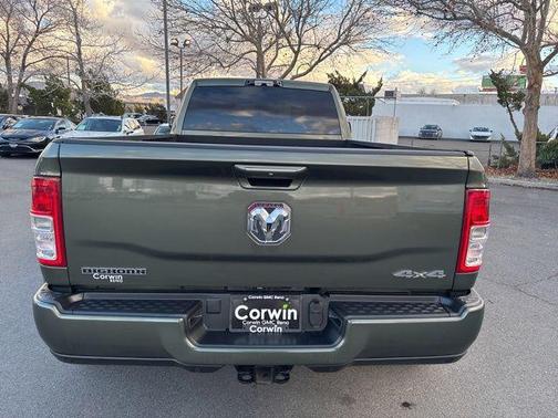 2022 RAM 3500 Big Horn Crew Cab 4x4 8' Box