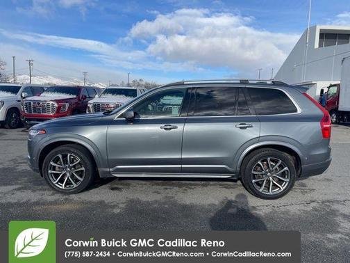 2017 Volvo XC90 T6 Momentum