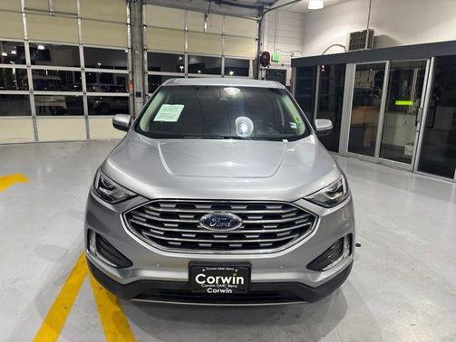 Silver Metallic 2021 Ford Edge Titanium