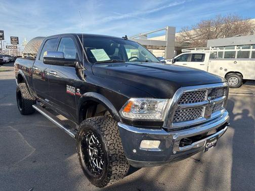 2017 RAM 2500 Laramie Crew Cab 4x4 6'4' Box