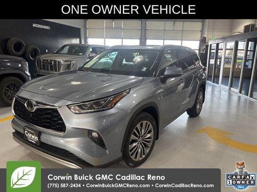 Moon Dust 2021 Toyota Highlander Platinum