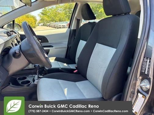 2013 Toyota Prius c Three
