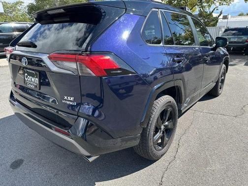2020 Toyota RAV4 Hybrid SE