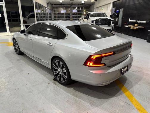2022 Volvo S90 B6 Inscription