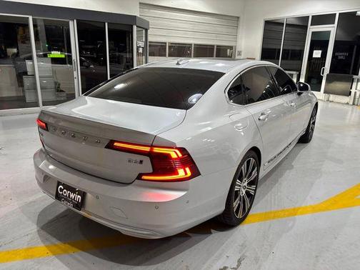 2022 Volvo S90 B6 Inscription