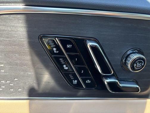 2024 Cadillac LYRIQ Luxury w/1SE