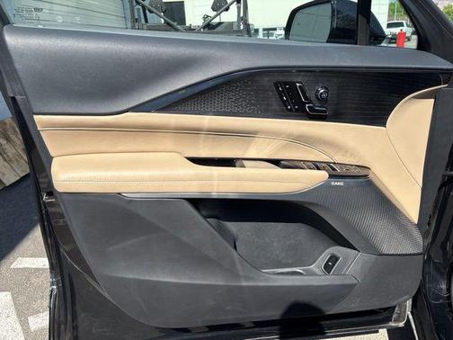 2024 Cadillac LYRIQ Luxury w/1SE