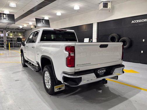 Iridescent Pearl Tricoat 2024 Chevrolet Silverado 2500 LTZ