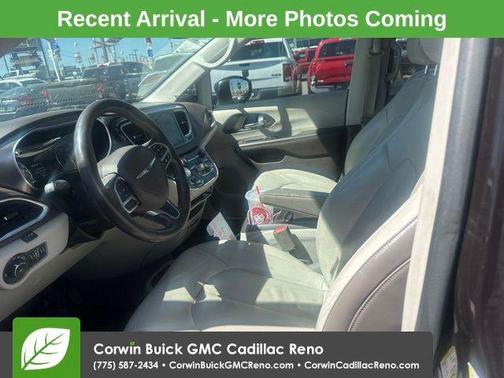 2017 Chrysler Pacifica Touring-L