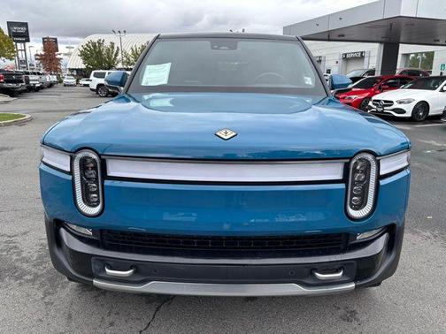 2023 Rivian R1S Adventure