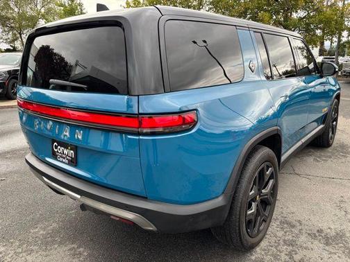 2023 Rivian R1S Adventure