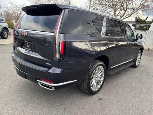 2023 Cadillac Escalade ESV Premium Luxury