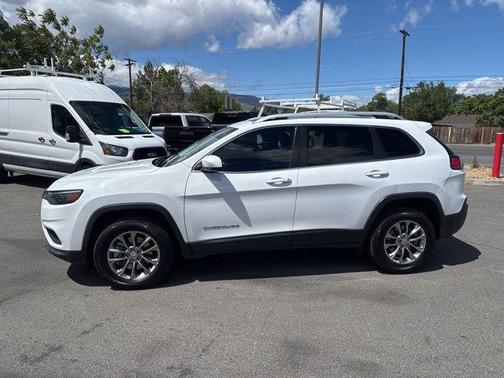 Bright White Clearcoat 2021 Jeep Cherokee Latitude Lux