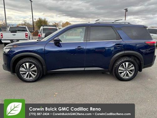 2023 Nissan Pathfinder SL 4WD