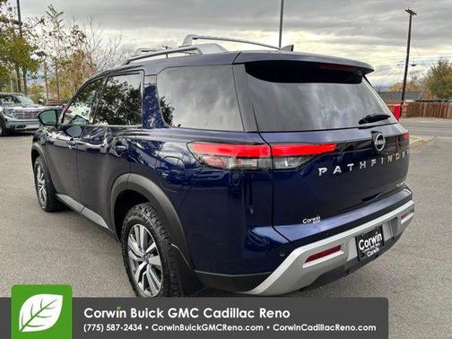 2023 Nissan Pathfinder SL 4WD