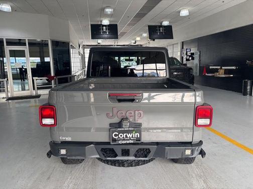 Sting-Gray Clearcoat 2022 Jeep Gladiator Rubicon