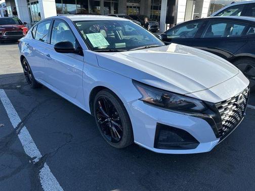 2023 Nissan Altima SR FWD