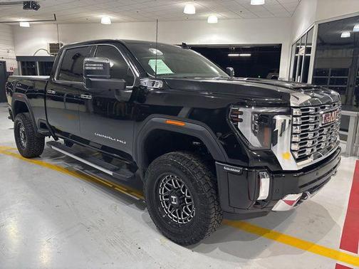 2024 GMC Sierra 2500 Denali