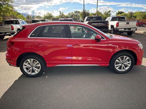 2025 Audi Q3 Premium 45 TFSI S line quattro Tiptronic