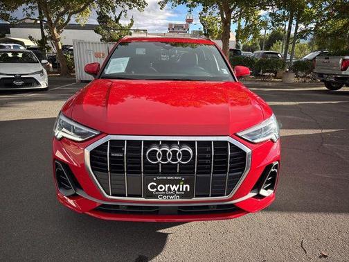 2025 Audi Q3 Premium 45 TFSI S line quattro Tiptronic