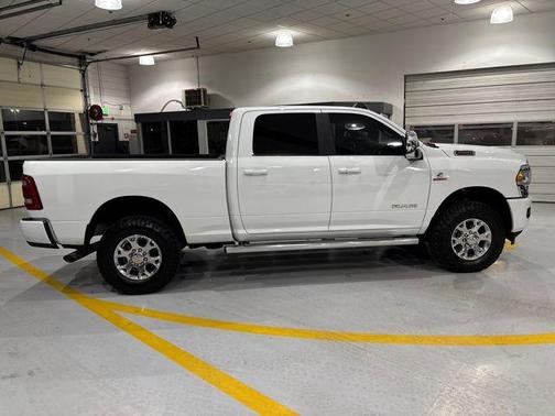 2024 RAM 2500 Laramie Crew Cab 4x4 6'4' Box