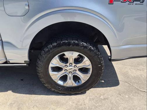 Iconic Silver Metallic 2023 Ford F-150 Platinum