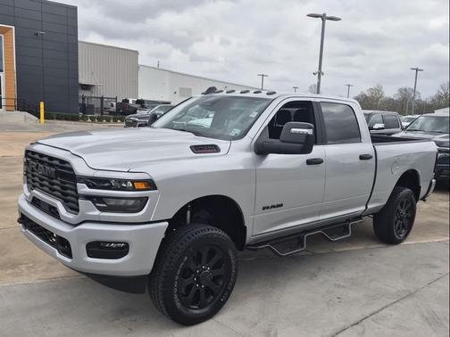 2026 RAM 2500 Big Horn 4x4 Crew Cab 64 Box
