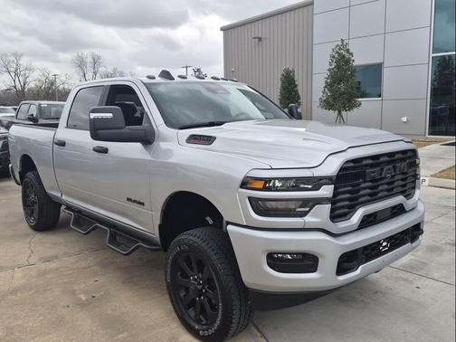 2026 RAM 2500 Big Horn 4x4 Crew Cab 64 Box