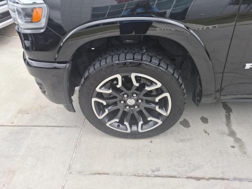 Diamond Black Crystal Pearlcoat 2025 RAM 1500 Longhorn