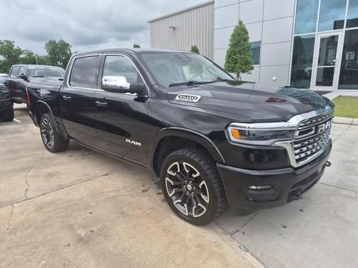 Diamond Black Crystal Pearlcoat 2025 RAM 1500 Longhorn