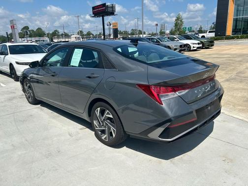 2025 Hyundai ELANTRA SEL