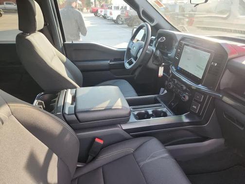 2024 Ford F-150 STX 2WD SuperCrew 5.5 Box