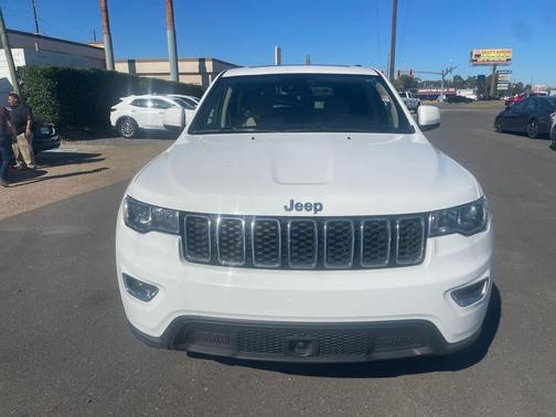 2022 Jeep Grand Cherokee Laredo