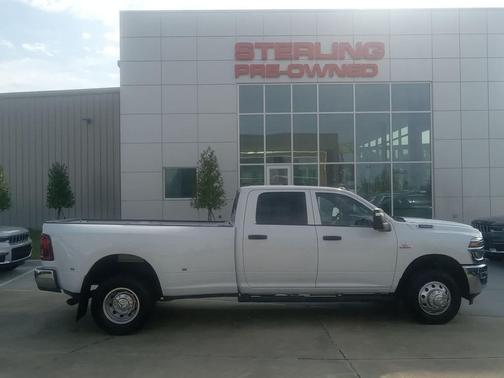 2025 RAM 3500 Tradesman 4x4 Crew Cab 8 Box