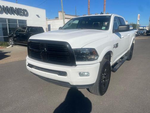Bright White Clearcoat 2017 RAM 2500 Big Horn 4x4 Crew Cab 64 Box