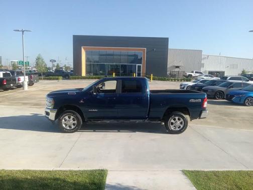 2020 RAM 2500 Big Horn 4x4 Crew Cab 64 Box