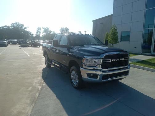 2020 RAM 2500 Big Horn 4x4 Crew Cab 64 Box