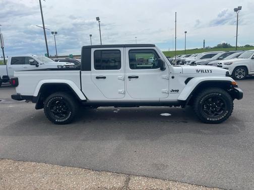 Bright White Clearcoat 2023 Jeep Gladiator Willys 4x4