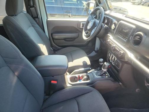 2023 Jeep Wrangler Willys