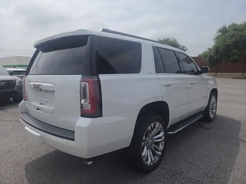 White Frost Tricoat 2018 GMC Yukon SLT