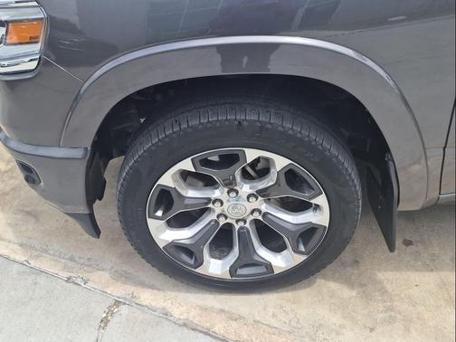 Granite Crystal Metallic Clearcoat 2024 RAM 1500 Limited