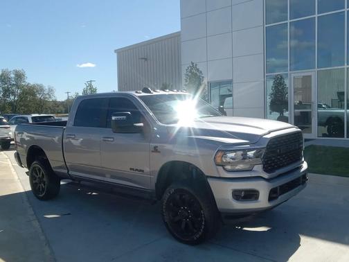 2024 RAM 2500 Big Horn 4x4 Crew Cab 64 Box
