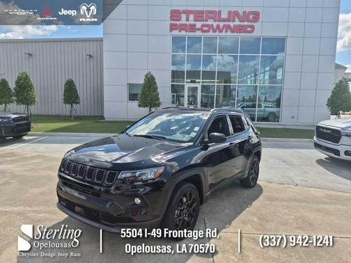 Diamond Black Crystal Pearlcoat 2025 Jeep Compass Latitude