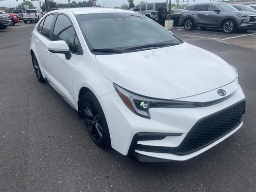 Ice Cap 2024 Toyota Corolla SE